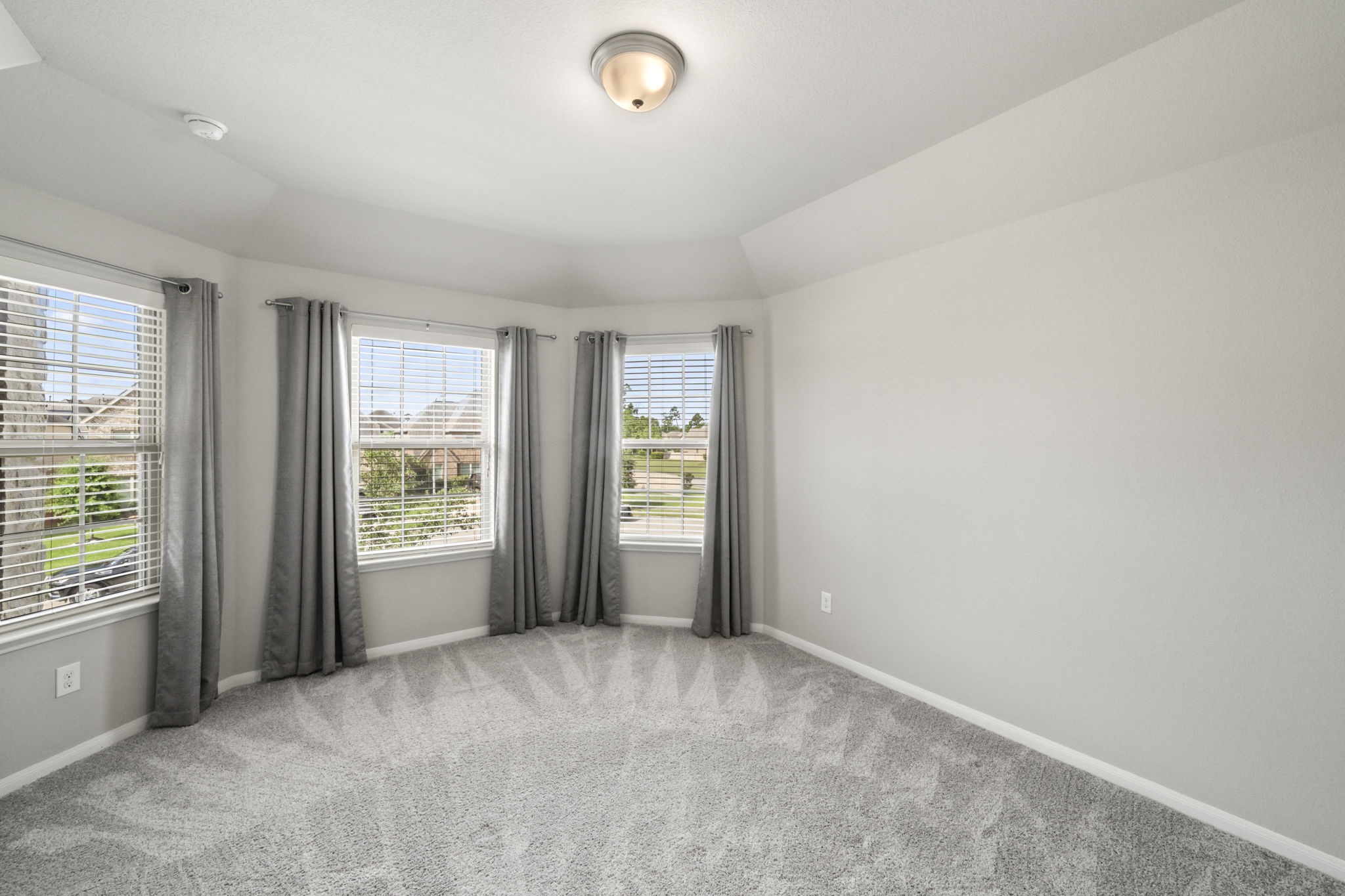 3938 Avalon Ridge Drive Spring, TX 77386 - Photo 28 of 49 All the upstairs bedrooms are spacious with great windows for natural lighting