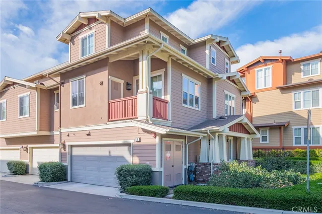 $1,158,000 | 10 Flyers Lane, Tustin, CA 92782