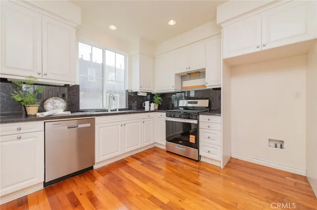 $1,158,000 | 10 Flyers Lane, Tustin, CA 92782