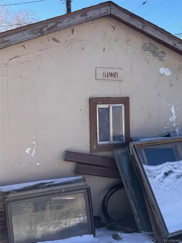 a view of utility room