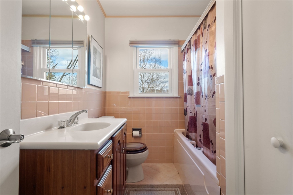 21-23 Marble Road Gloucester, MA 01930 - Photo 19 of 42