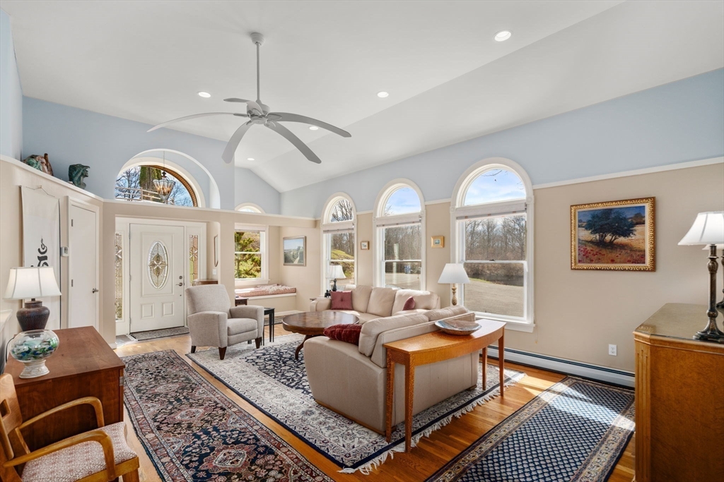 21-23 Marble Road Gloucester, MA 01930 - Photo 5 of 42