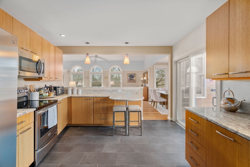 21-23 Marble Road Gloucester, MA 01930 - Photo 7 of 42