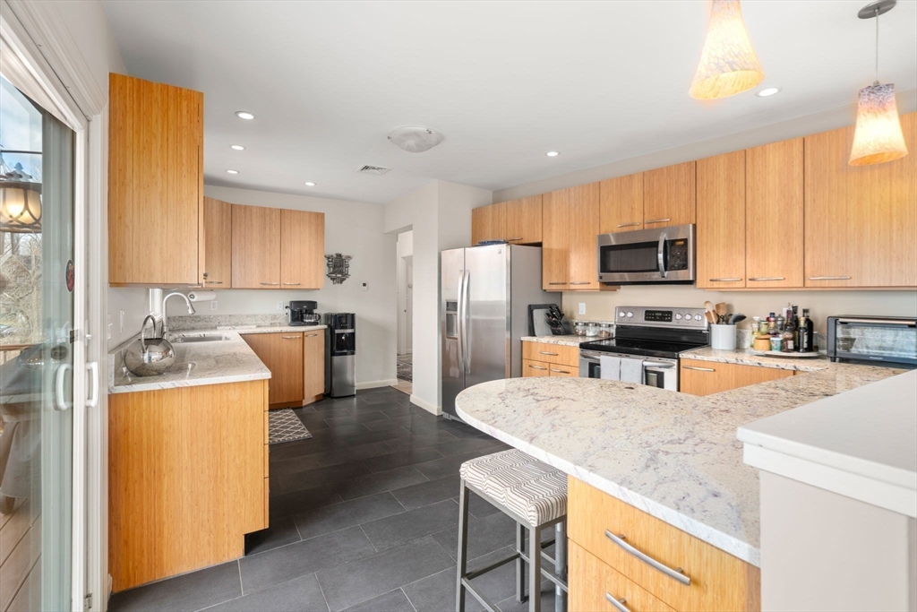 21-23 Marble Road Gloucester, MA 01930 - Photo 8 of 42