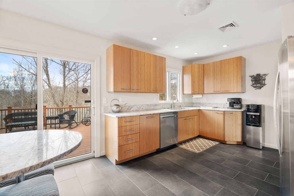 21-23 Marble Road Gloucester, MA 01930 - Photo 10 of 42