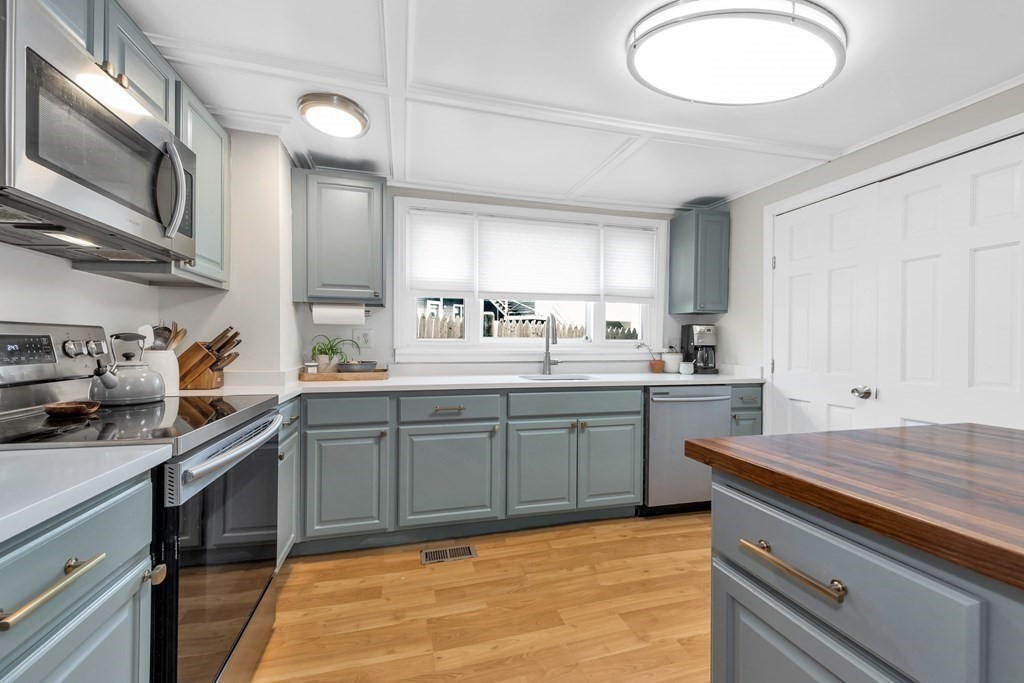 16 R Spring Street Gloucester, MA 01930 - Photo 14 of 42 Gallery Image 14