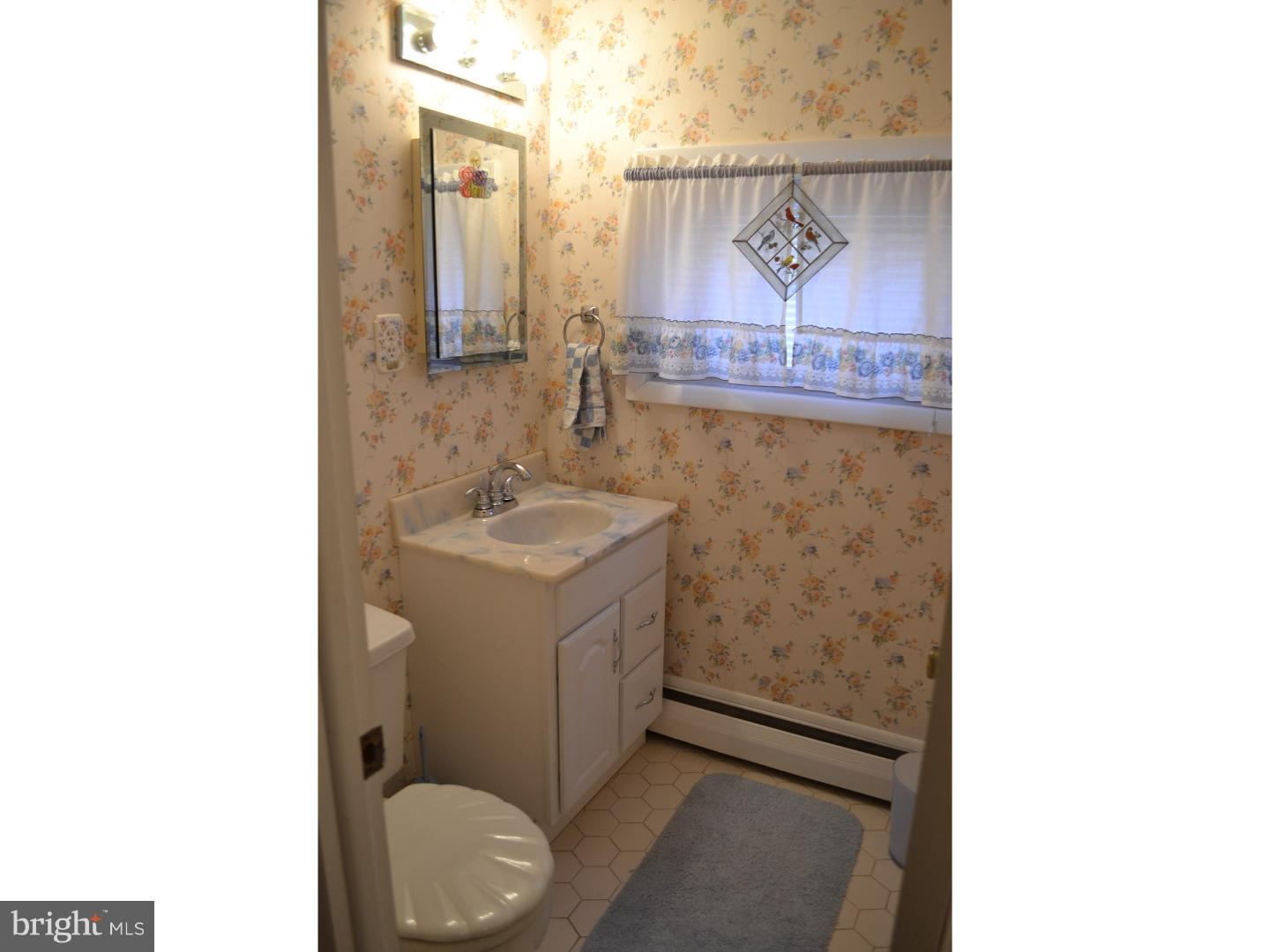 9004 Cloverly Road Philadelphia, PA 19136 - Photo 7 of 25 Half Bath