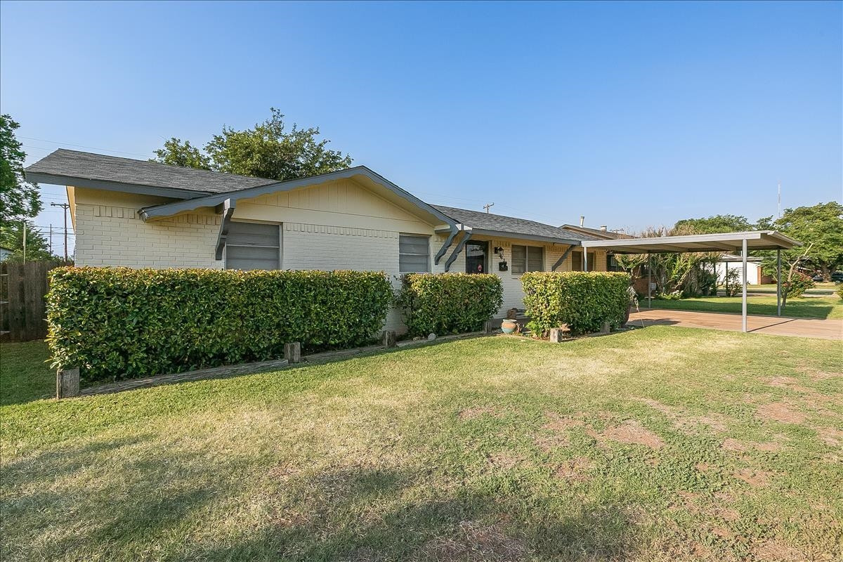 1621 70th Street Lubbock, TX 79412 - Photo 2 of 12 Photo 2