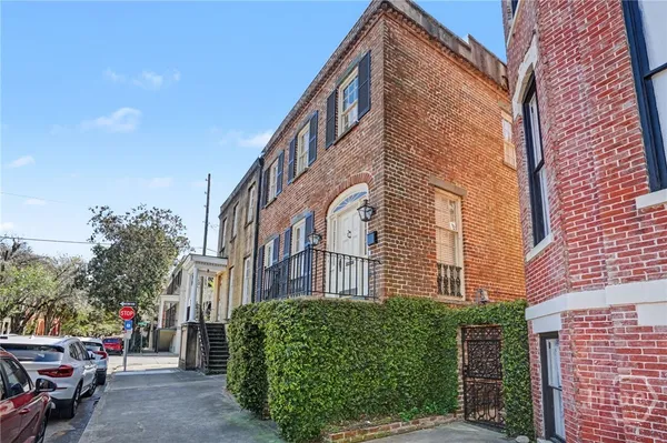 $1,950,000 | 221 East Charlton Street, Savannah, GA 31401