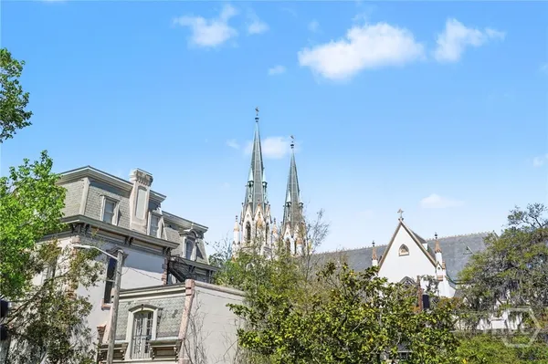 $1,950,000 | 221 East Charlton Street, Savannah, GA 31401