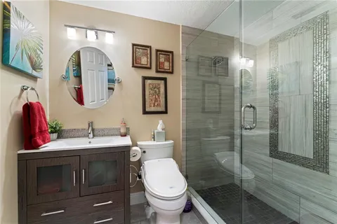 a view of livingroom with furniture and windows