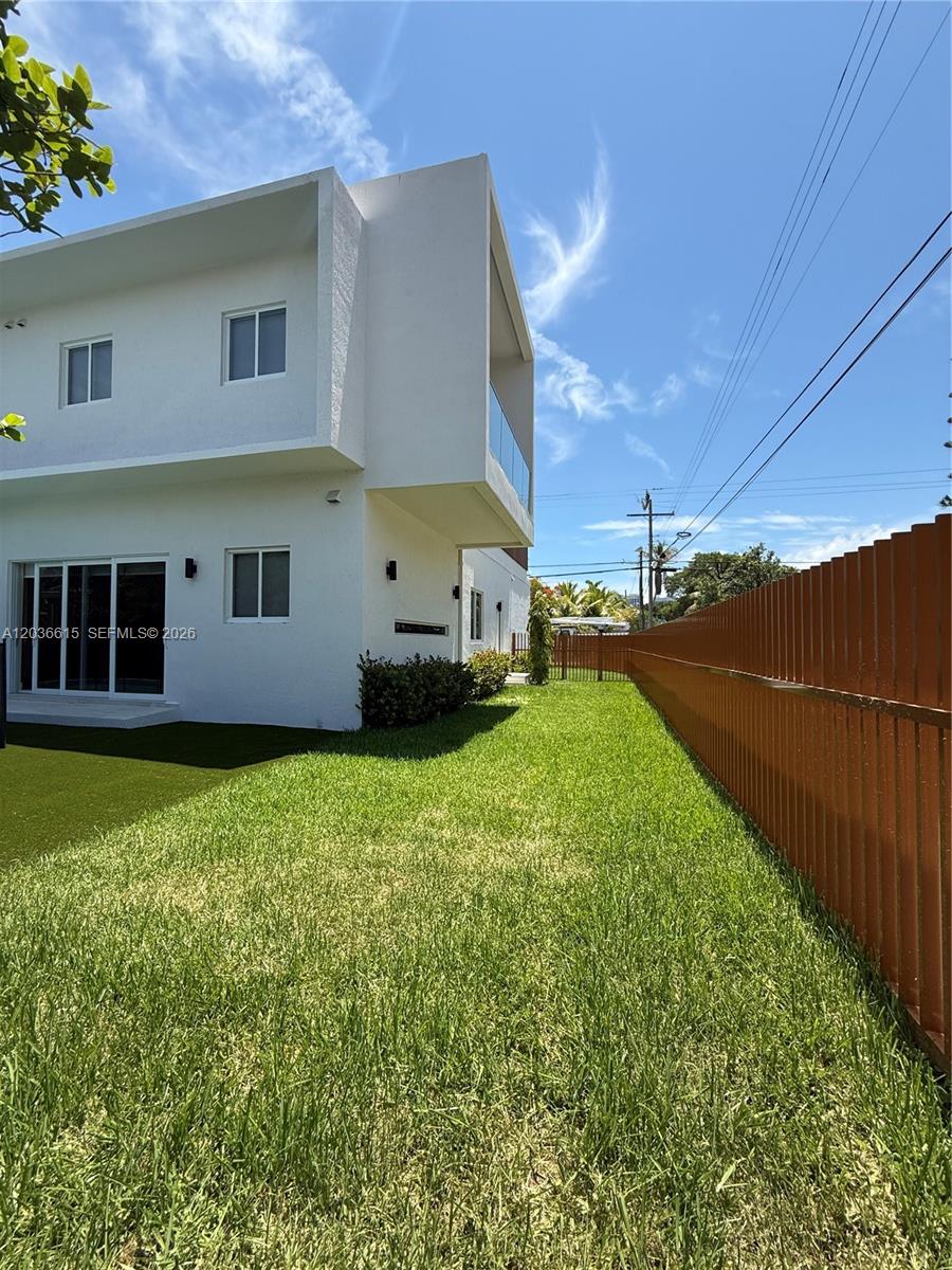 3326 Elizabeth Street Miami, FL 33133 - Photo 24 of 59