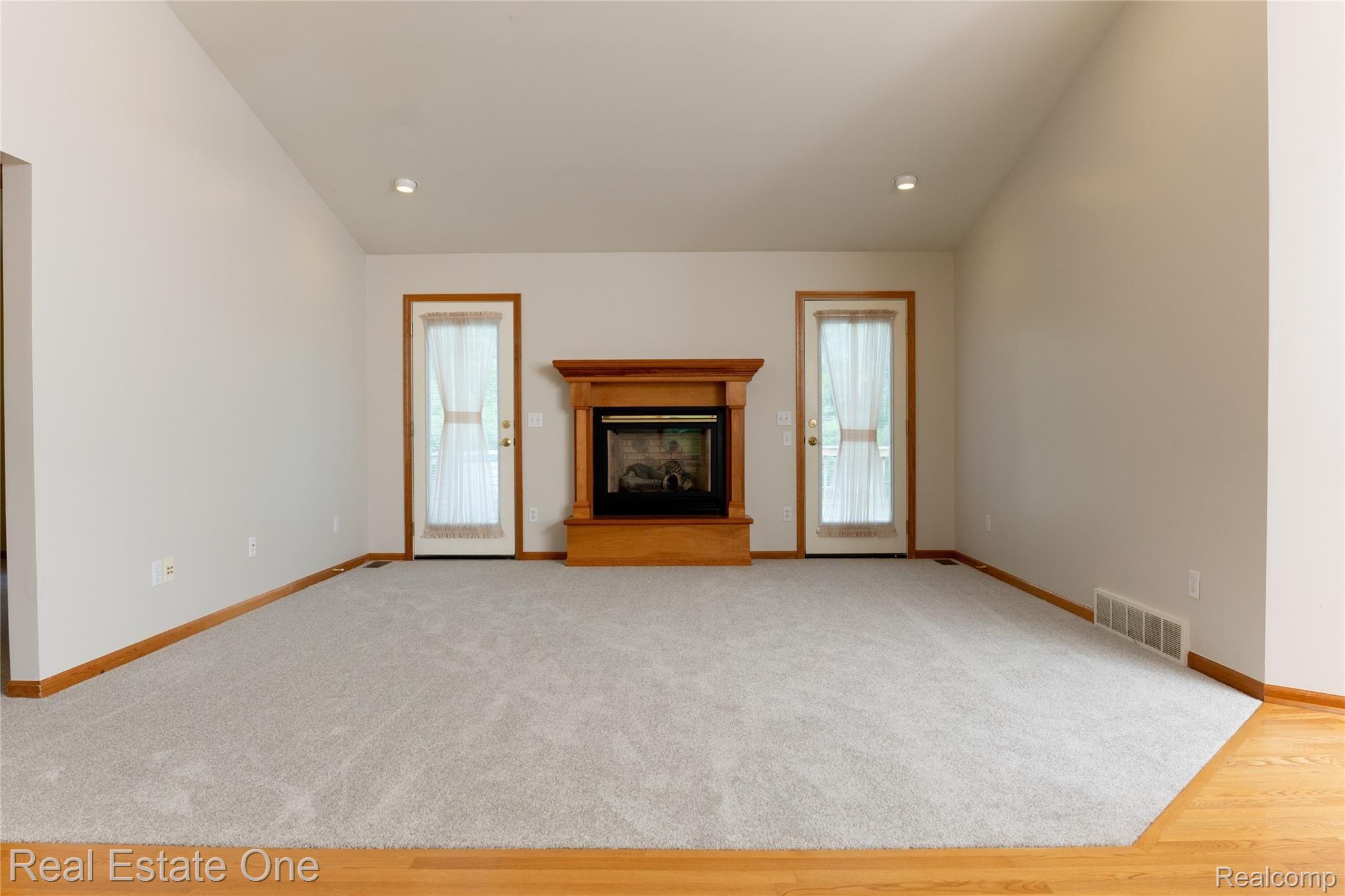 1540 Fish Lake Road Lapeer, MI 48446 - Photo 8 of 24 Large living room