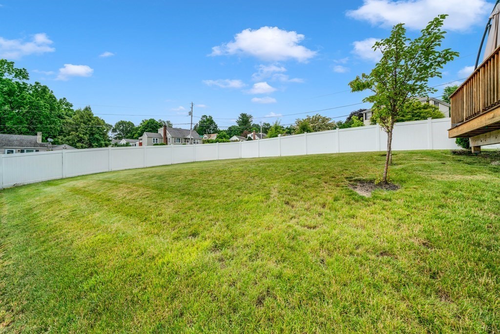26 Lanesboro Road Worcester, MA 01606 - Photo 8 of 29 Gallery Image 8