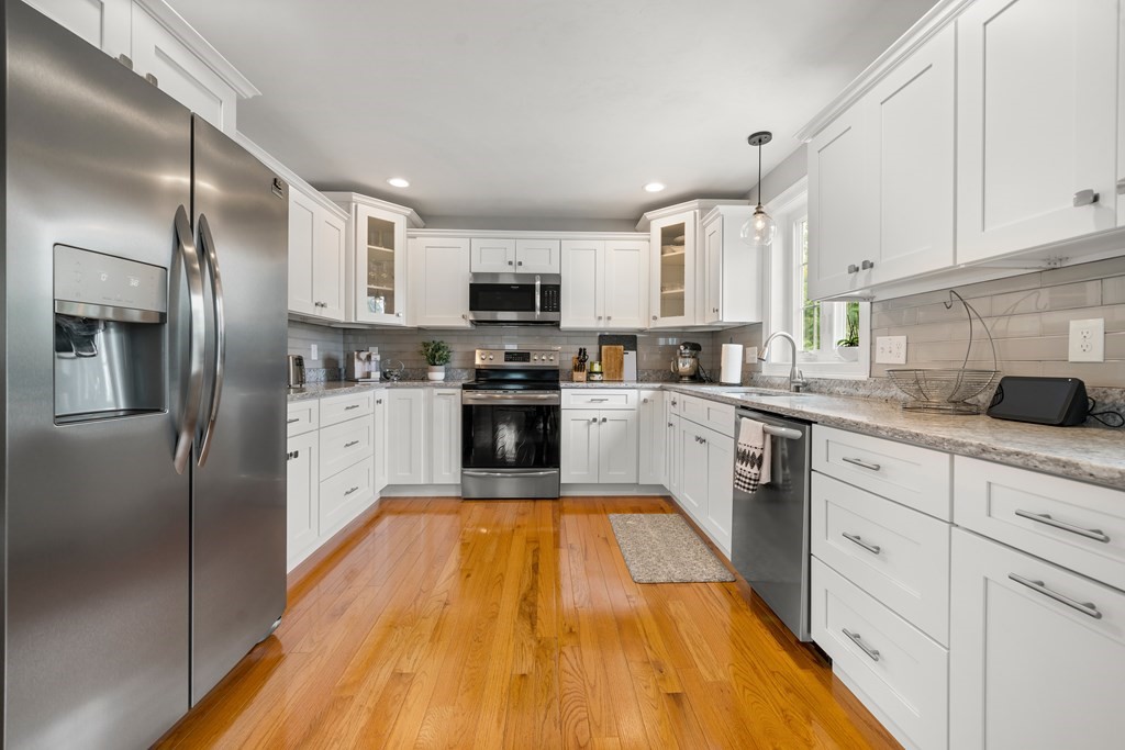26 Lanesboro Road Worcester, MA 01606 - Photo 9 of 29 Gallery Image 9