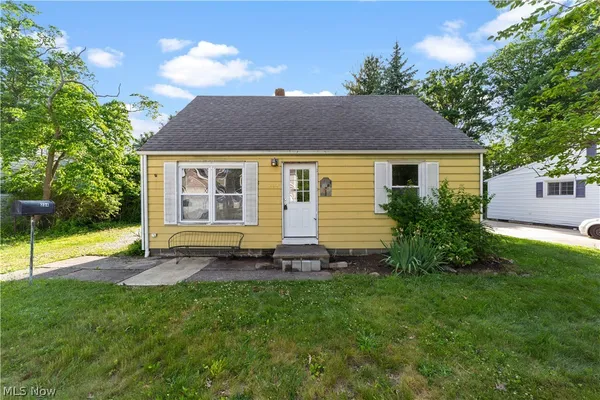 $189,900 | 234 South Point Drive, Avon Lake, OH 44012