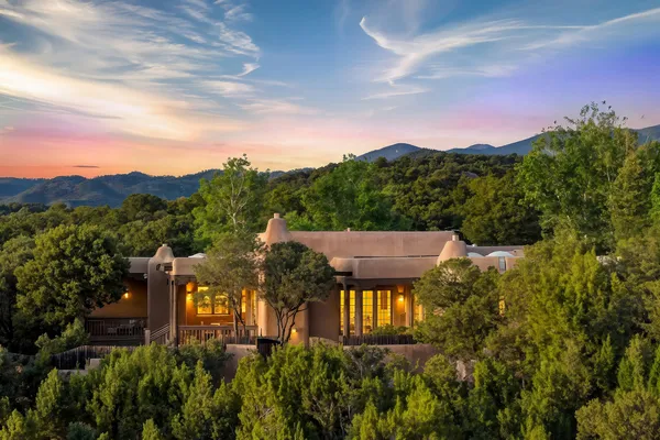 $3,195,000 | 1050 Sierra Del Norte, Santa Fe, NM 87501