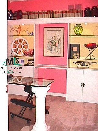 702302-2.JPG
