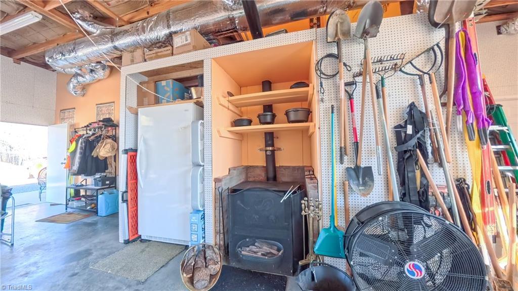 1566 Thore Road Pinnacle, NC 27043 - Photo 13 of 48