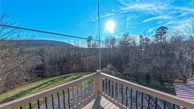 $699,900 | 1566 Thore Road, Pinnacle, NC 27043