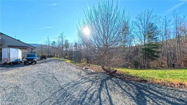 $699,900 | 1566 Thore Road, Pinnacle, NC 27043