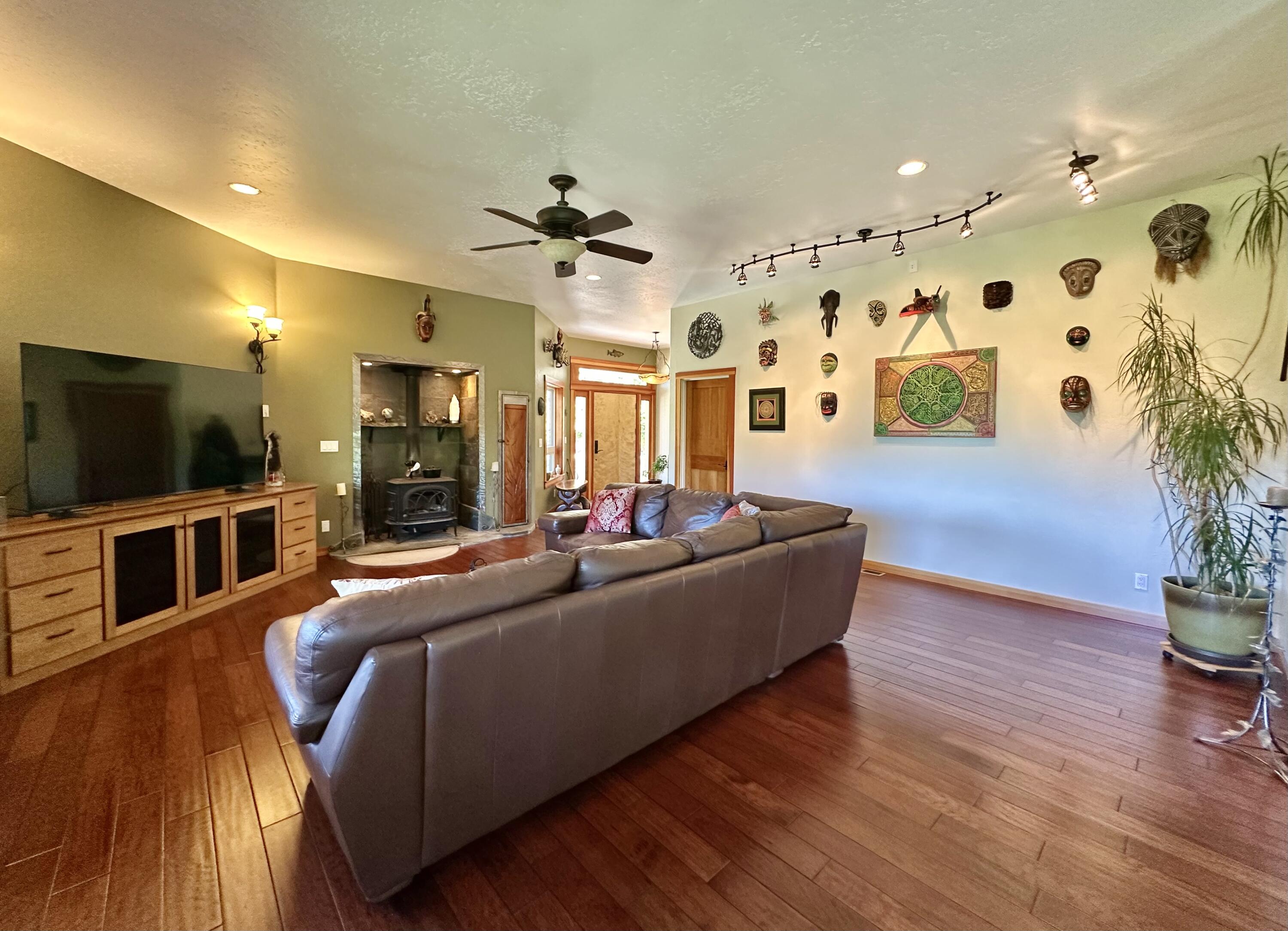 1665 Seeley Mc Intosh Road Willow Creek, CA 95573 - Photo 13 of 76
