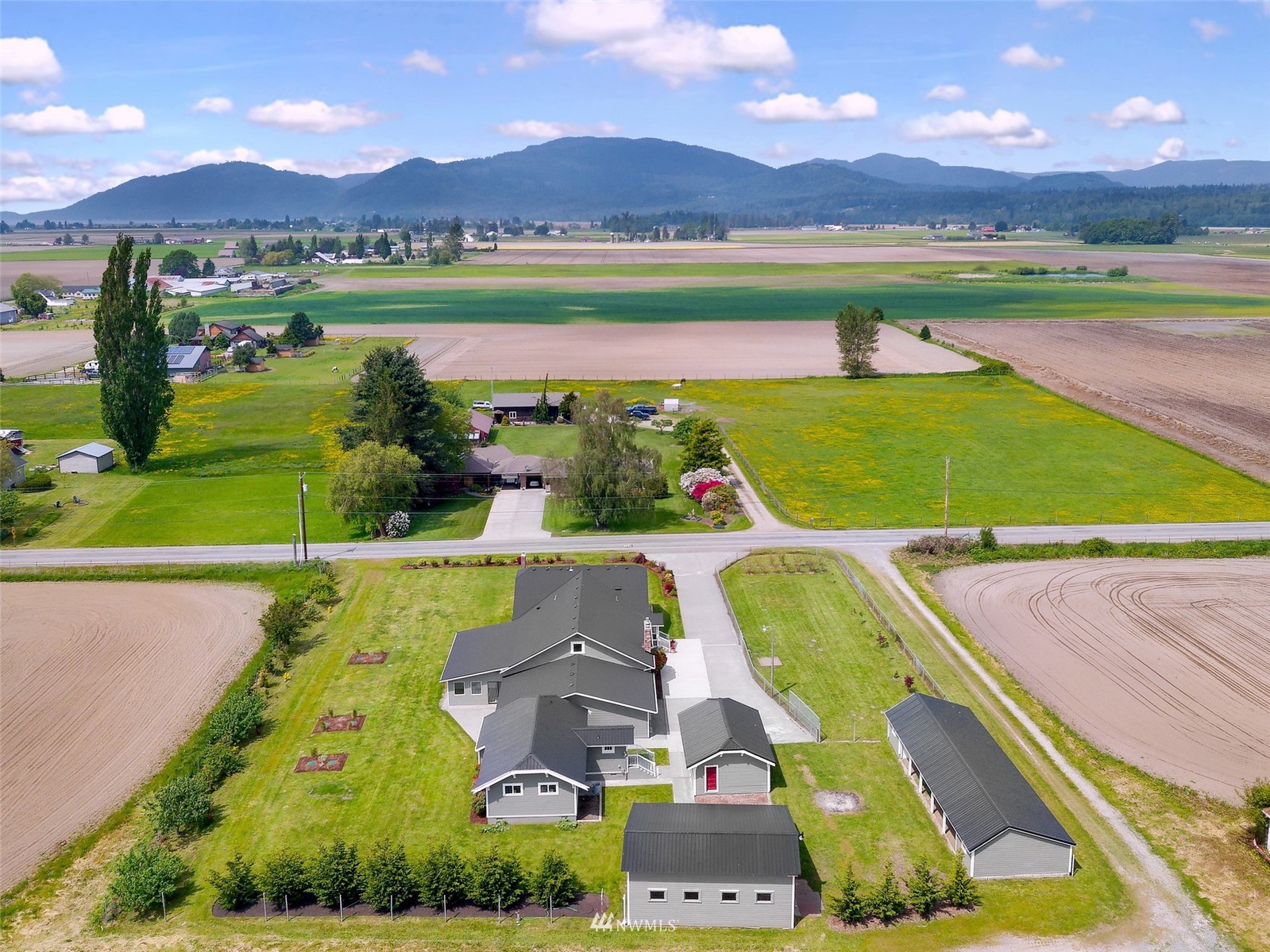 15694 Field Road Bow, WA 98232 - Photo 3 of 40 Gallery Image 3