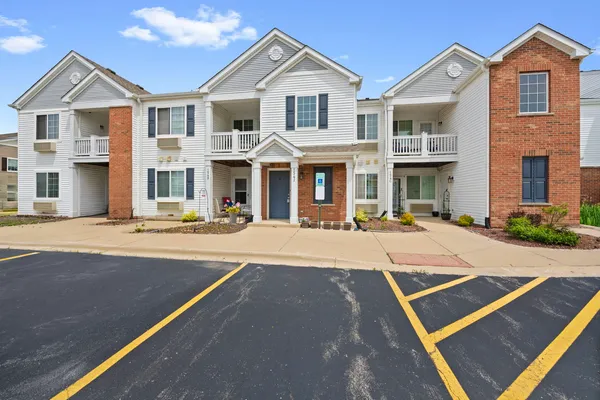 $185,000 | 154 Bertram Drive, Unit J, Yorkville, IL 60560