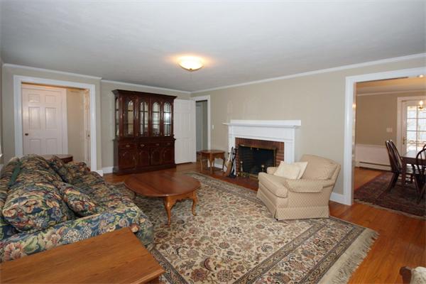 6 Hillside Road Natick, MA 01760 - Photo 5 of 26 Gallery Image 5