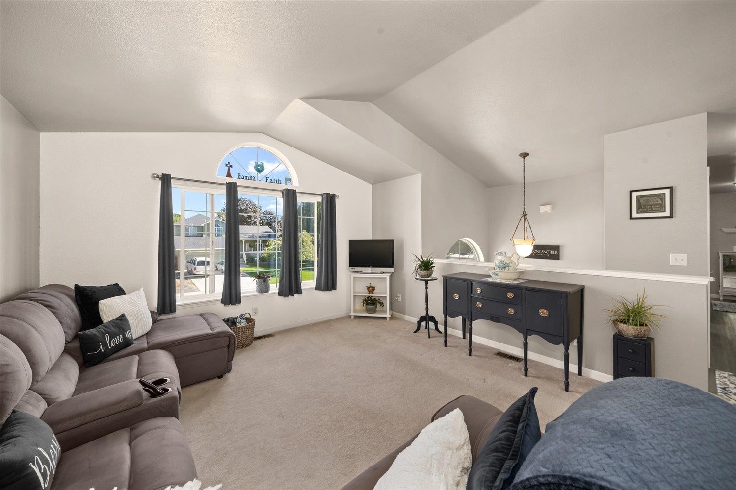5015 North Larch Road Spokane Valley, WA 99216 - Photo 4 of 30 Gallery Image 4