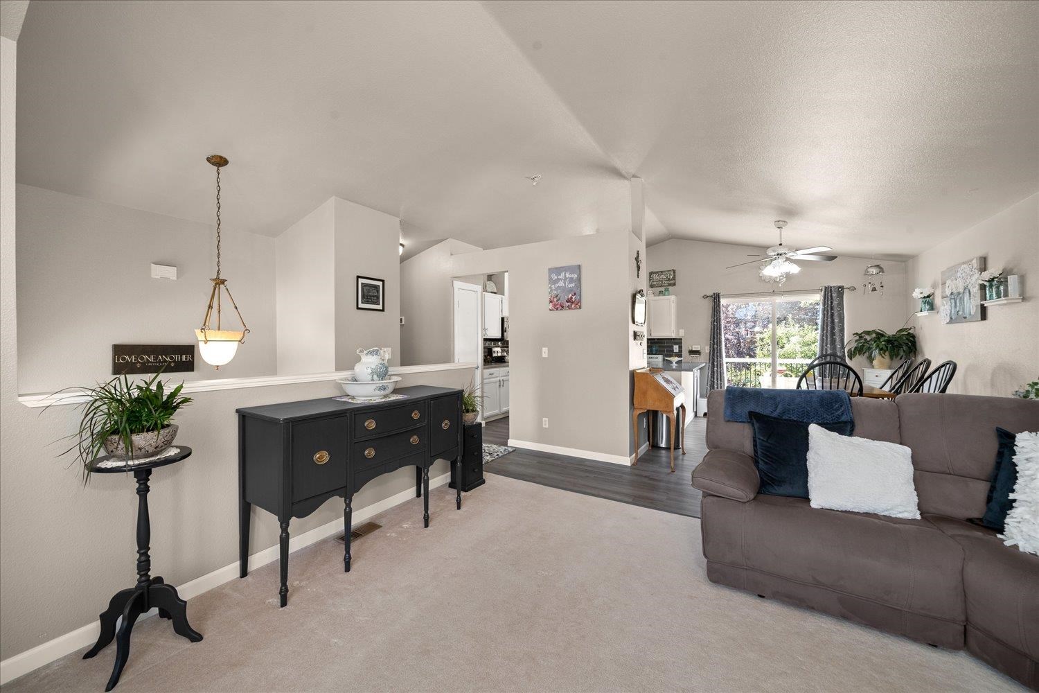5015 North Larch Road Spokane Valley, WA 99216 - Photo 7 of 30 Gallery Image 7