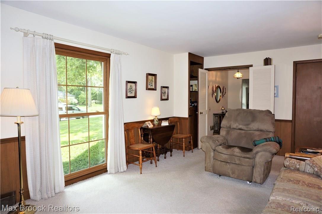 20210 Old Coach Road Franklin, MI 48025 - Photo 6 of 37 Floor to Ceiling Windows