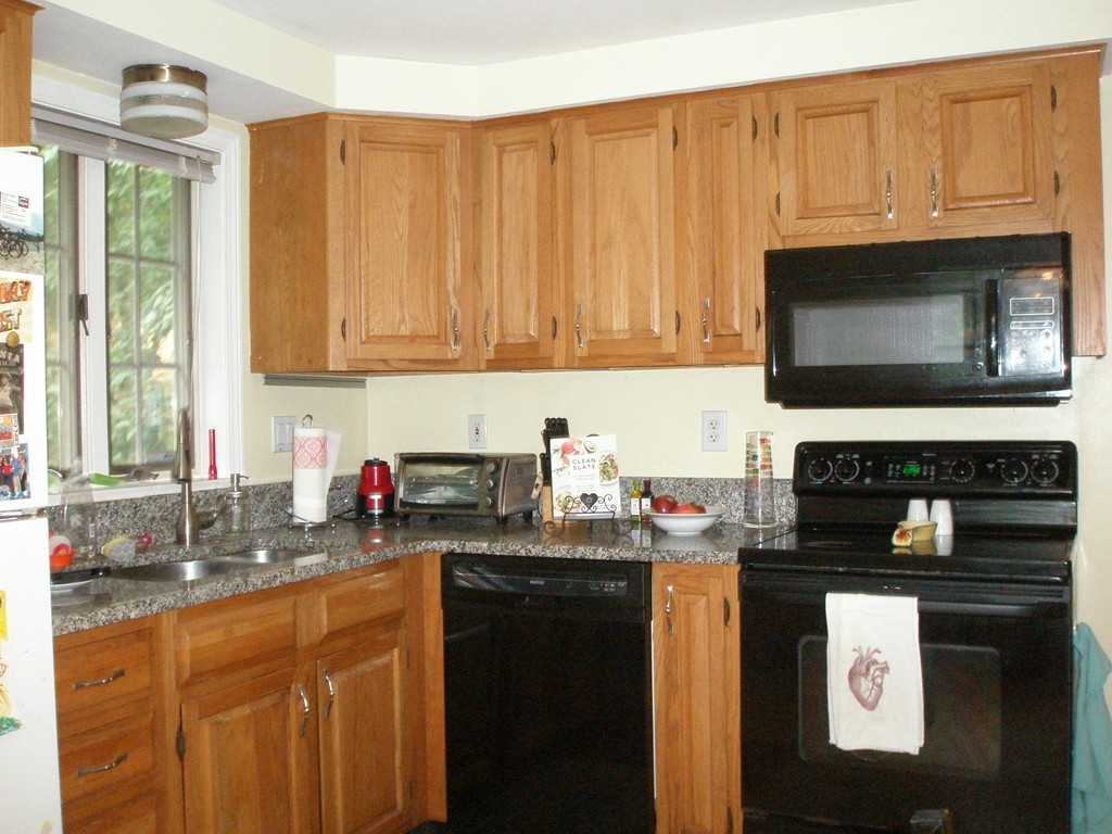 6 Linwood Road, Unit 6 Natick, MA 01760 - Photo 3 of 14 Gallery Image 3