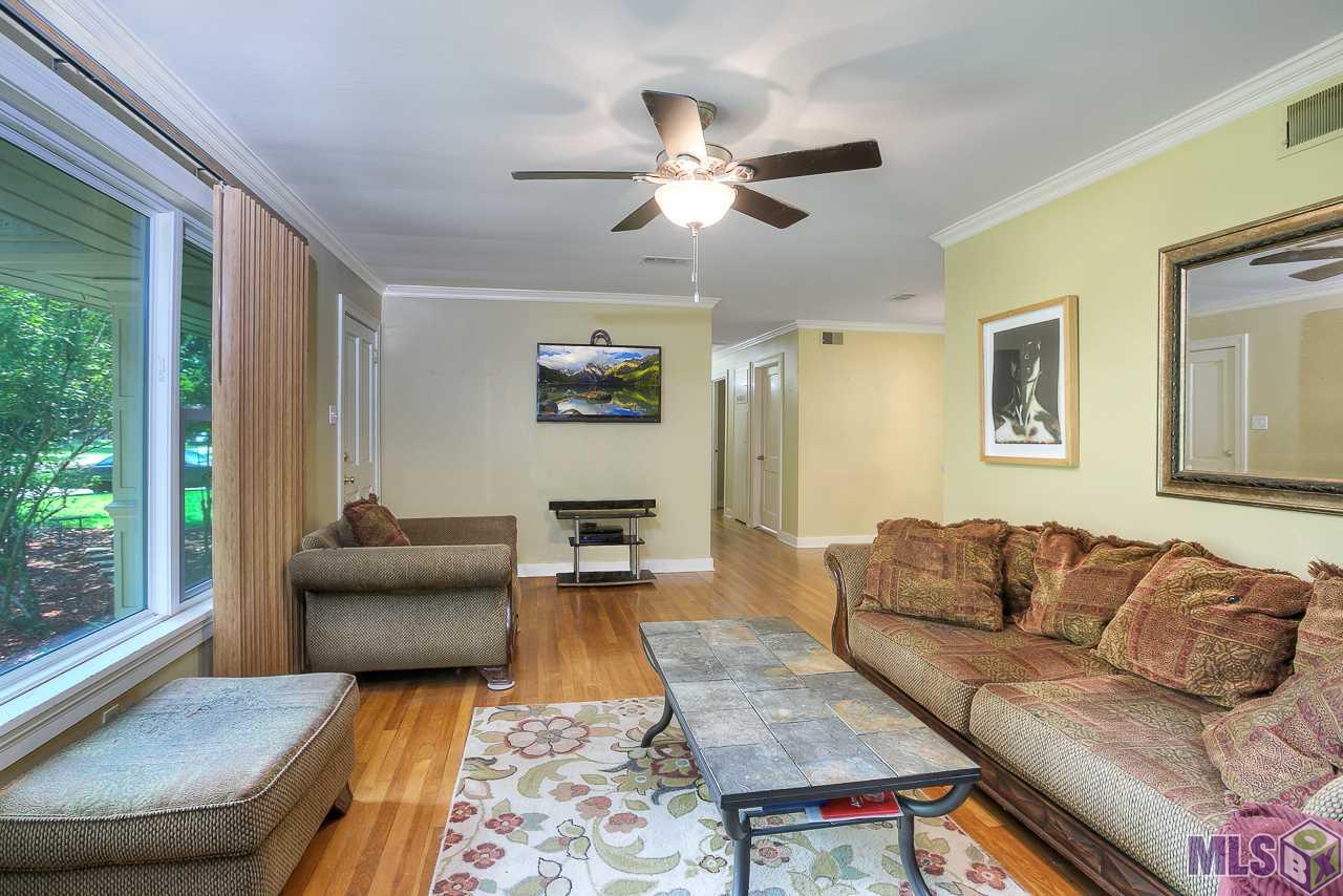 9155 Redbud Street Baton Rouge, LA 70815 - Photo 7 of 19 Living Room