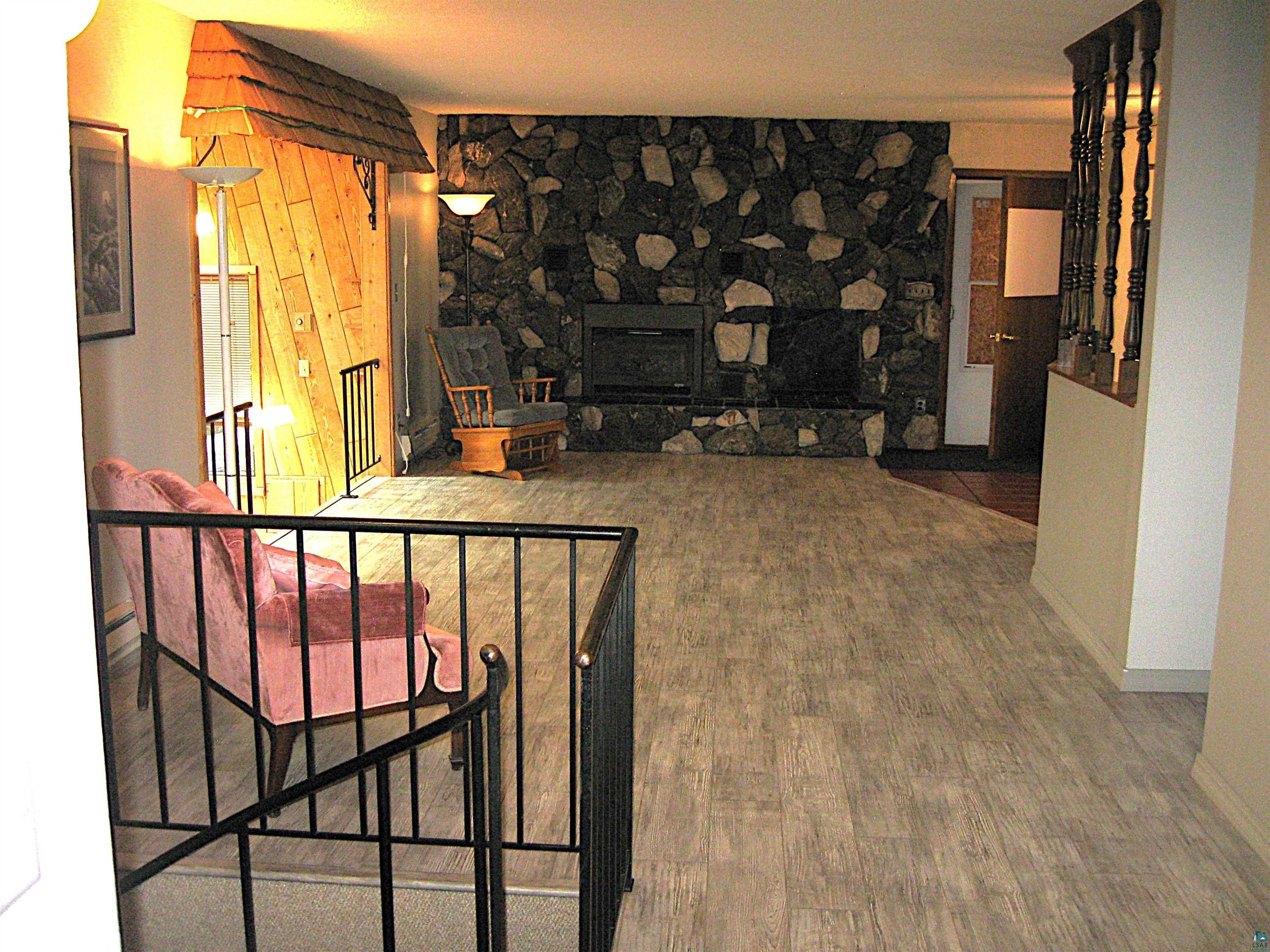 5154 North Tischer Road Duluth, MN 55804 - Photo 20 of 54 Living Room