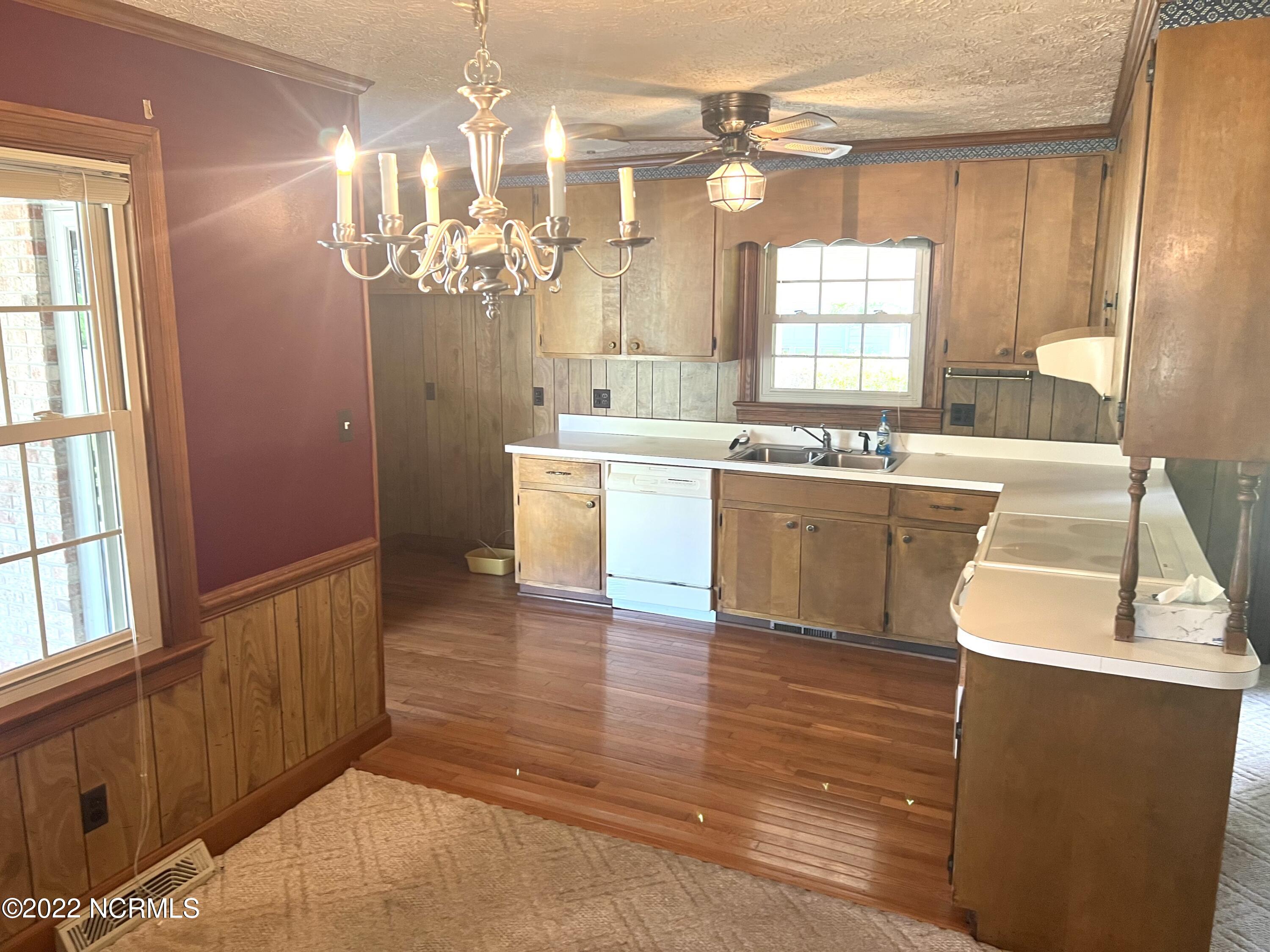 1112 Sunnybrook Road South Wilson, NC 27893 - Photo 5 of 17 IMG_3338