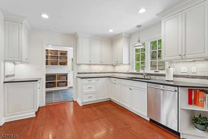 44 Londonderry Way Summit, NJ 07901 - Photo 11 of 40