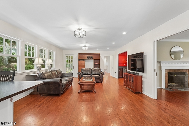 44 Londonderry Way Summit, NJ 07901 - Photo 13 of 40