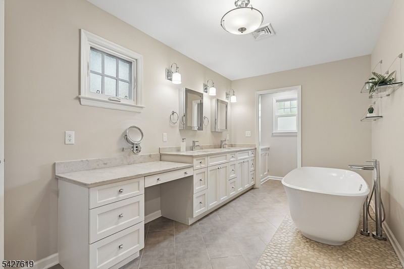 44 Londonderry Way Summit, NJ 07901 - Photo 18 of 40