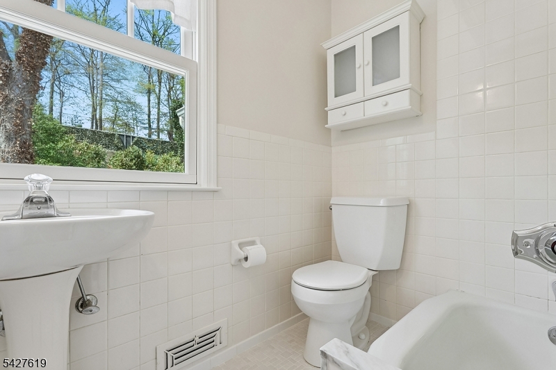 44 Londonderry Way Summit, NJ 07901 - Photo 28 of 40