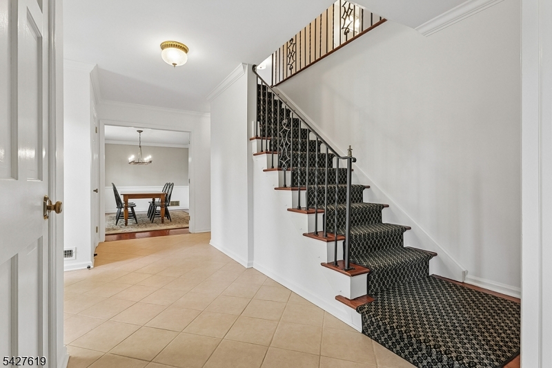 44 Londonderry Way Summit, NJ 07901 - Photo 3 of 40