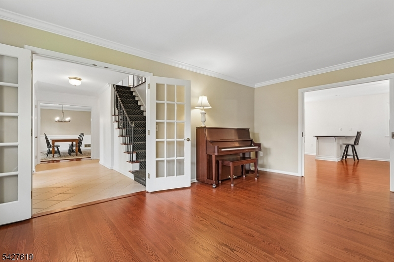 44 Londonderry Way Summit, NJ 07901 - Photo 4 of 40