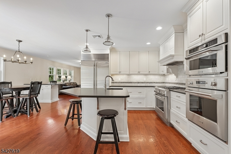 44 Londonderry Way Summit, NJ 07901 - Photo 7 of 40