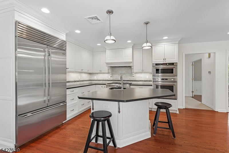 44 Londonderry Way Summit, NJ 07901 - Photo 8 of 40