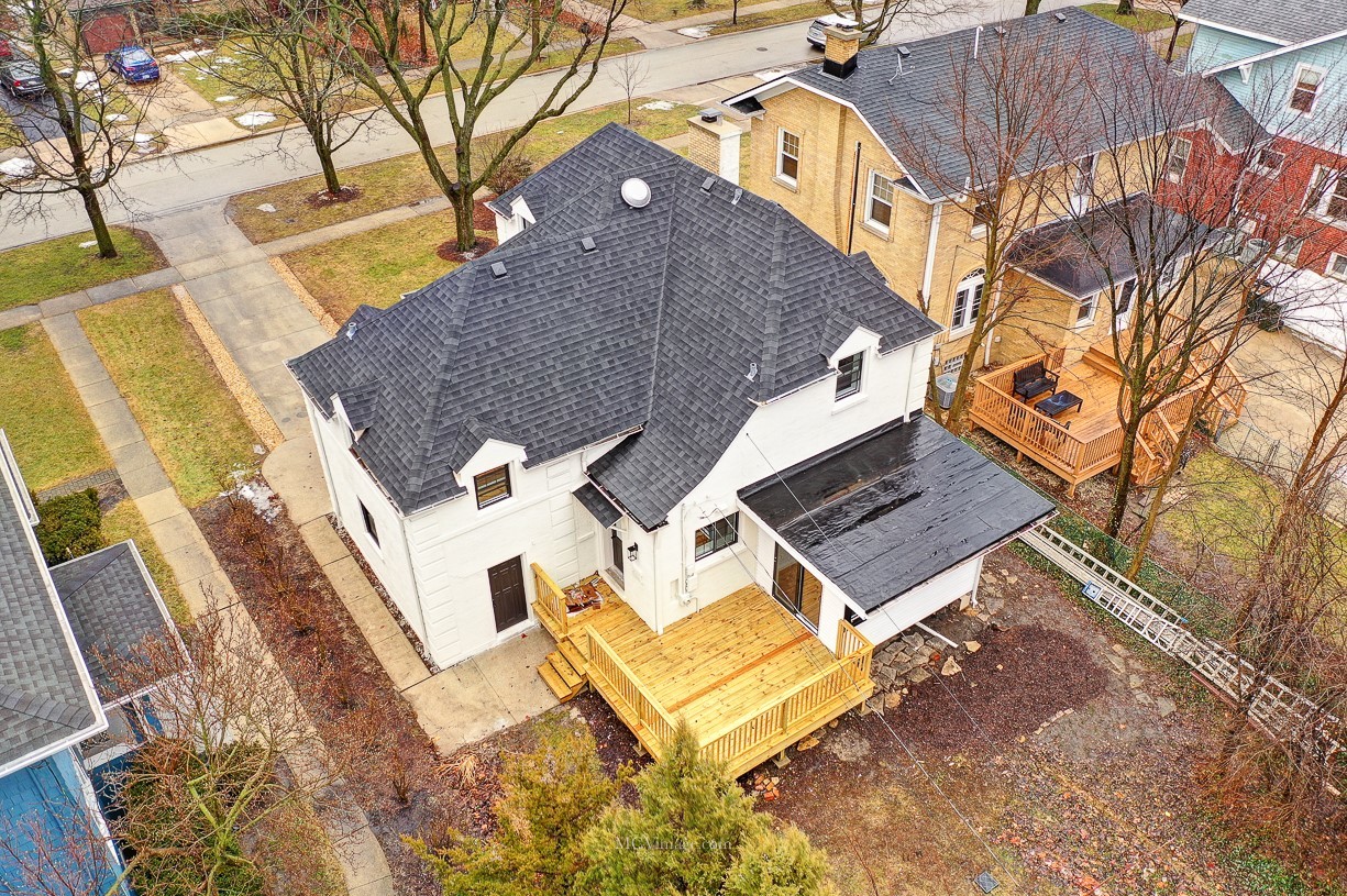 336 Nuttall Road Riverside, IL 60546 - Photo 34 of 34 a aerial view of a house with a yard