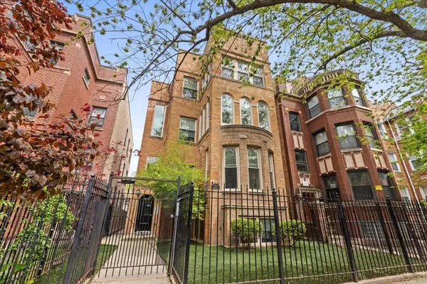 $2,845 | 7717 North Marshfield Avenue, Unit 2, Chicago, IL 60626