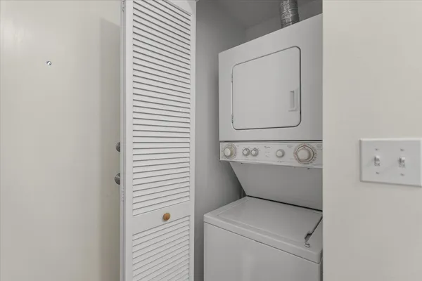 $2,845 | 7717 North Marshfield Avenue, Unit 2, Chicago, IL 60626