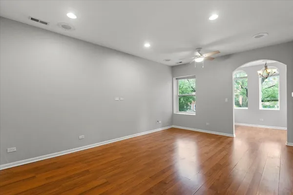 $2,845 | 7717 North Marshfield Avenue, Unit 2, Chicago, IL 60626