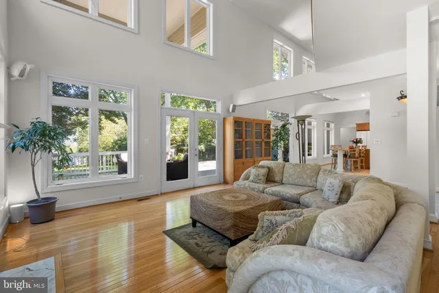 $1,650,000 | 921 Lake Drive, Arnold, MD 21012