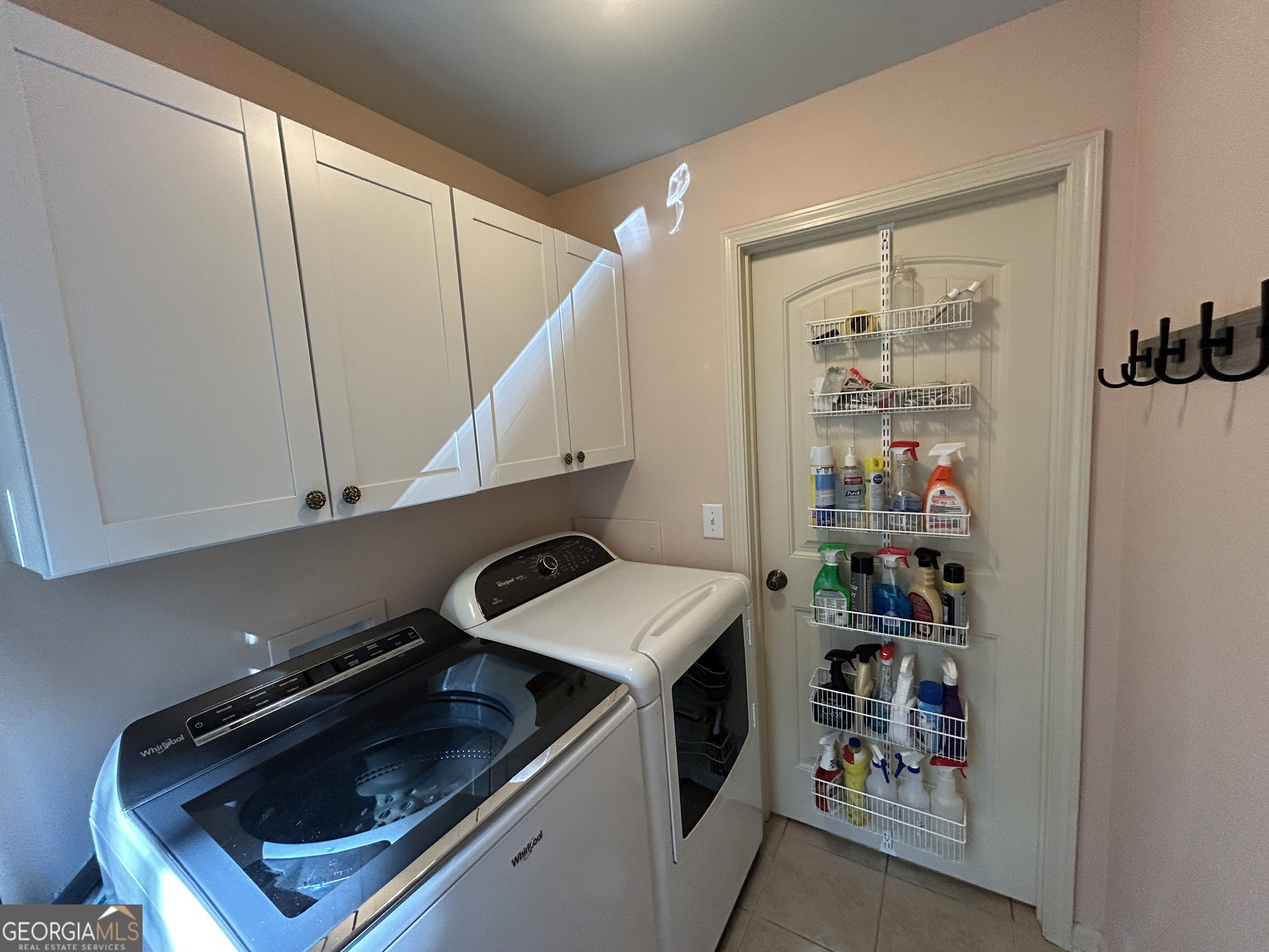 406 Yonah Mountain Road Cleveland, GA 30528 - Photo 12 of 65 a utility room with dryer and washer